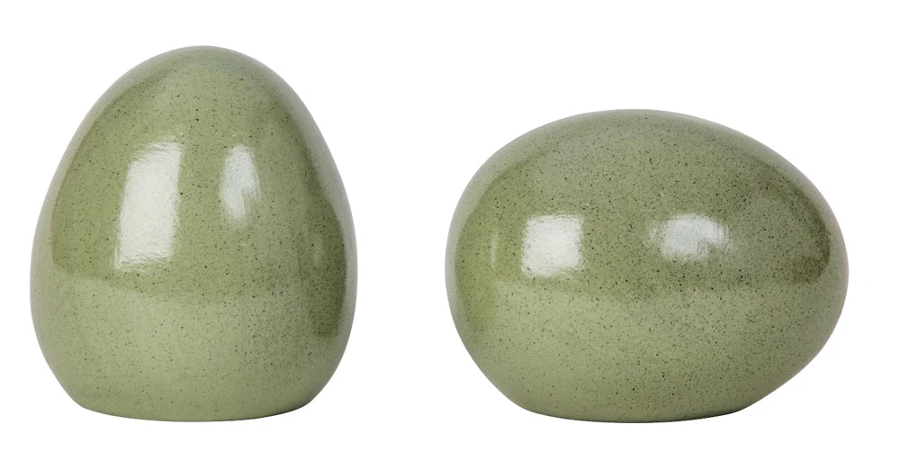 Lapins dans nid d'oeuf