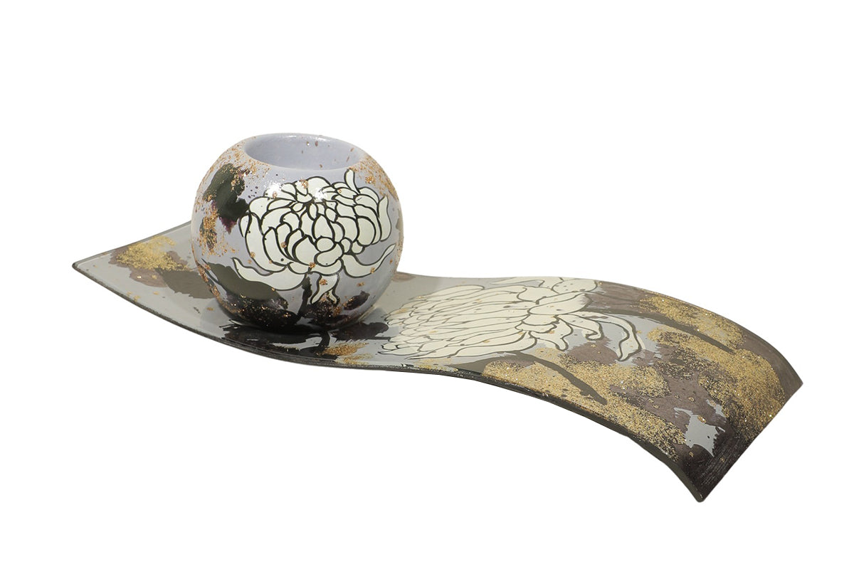 Bougeoir sur plat pivoines
