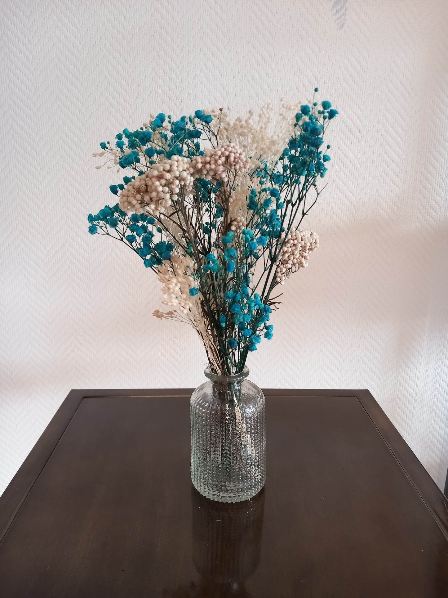 Composition de fleurs avec vase