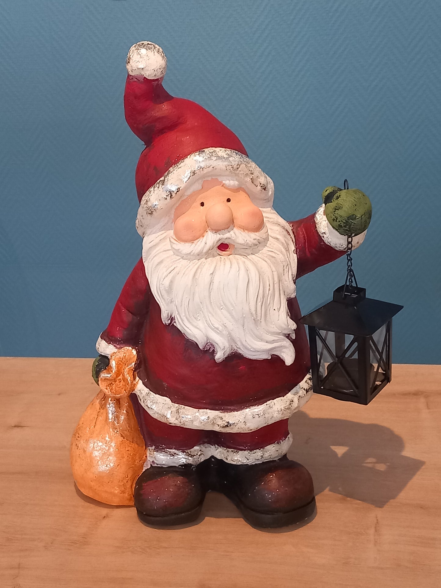 Père Noël avec lanterne